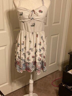 Floral Design~Cream Dress~ Size Large